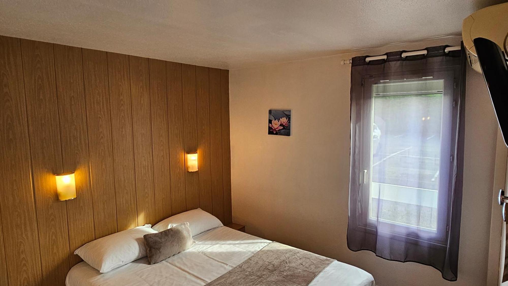 Brit Hotel Essentiel Pau Lescar Eksteriør bilde