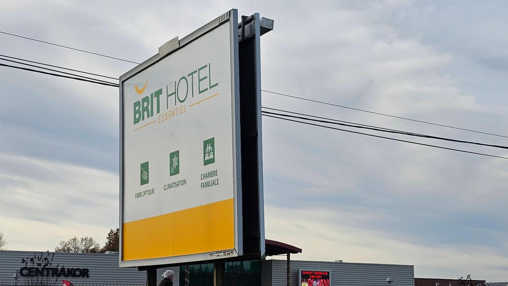 Brit Hotel Essentiel Pau Lescar Eksteriør bilde