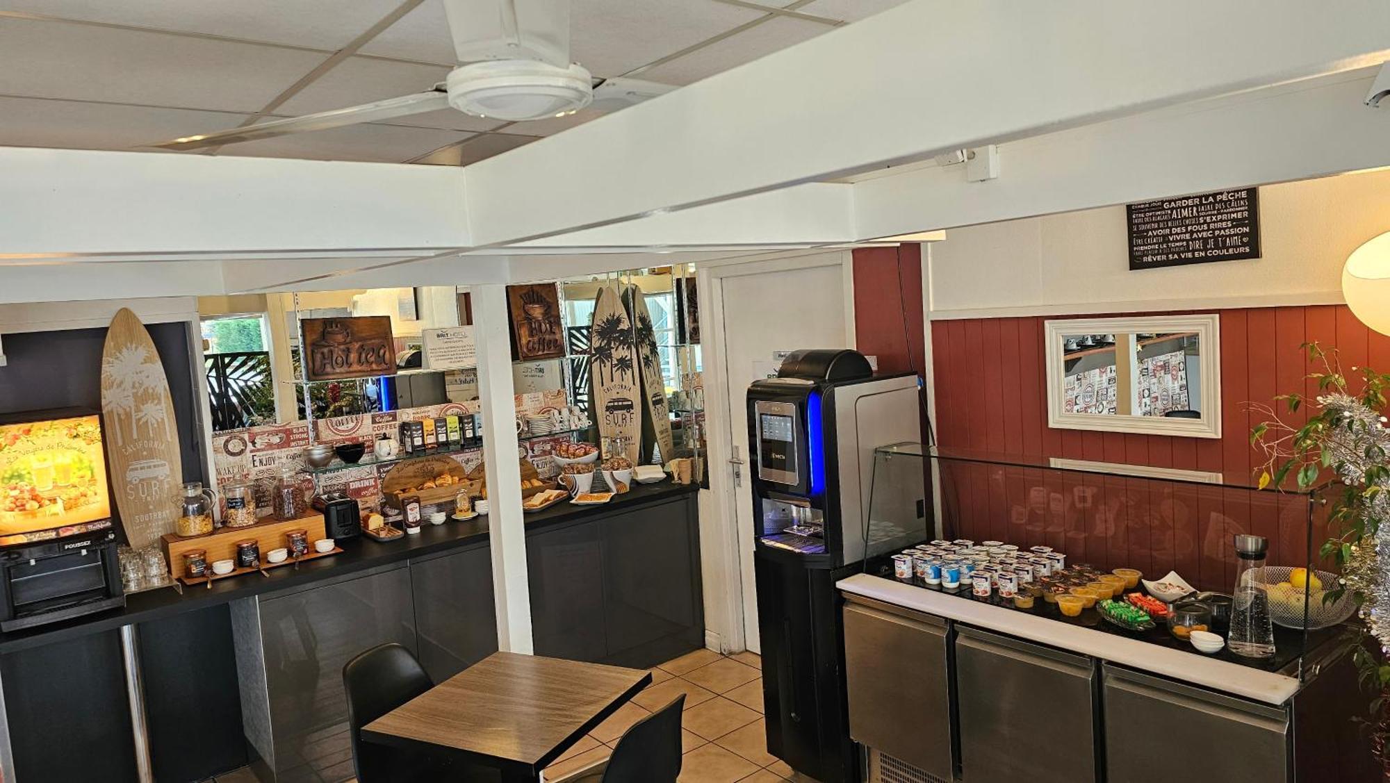 Brit Hotel Essentiel Pau Lescar Eksteriør bilde