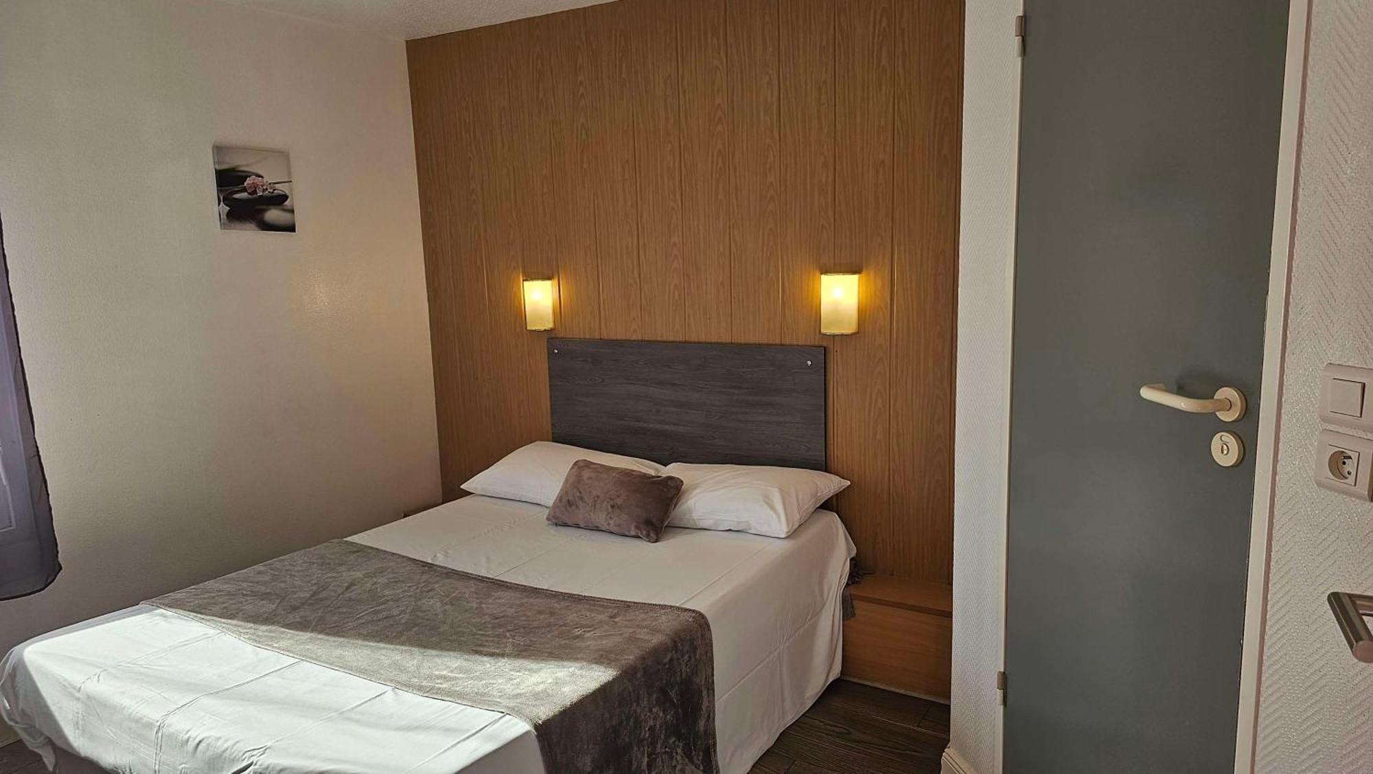 Brit Hotel Essentiel Pau Lescar Eksteriør bilde
